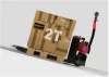 EP F4 201 elektromos gyalogkíséretű raklapemelő 2000 kg, Li-Ion 48 V/20 Ah (2 × 24 V/20 Ah), támasztókerékkel EP-F4-201-TK