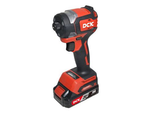 DCK Akkus ütvecsavarozó 1/4" 208 Nm szénkefe nélküli 20 V (2 x 4,0 Ah akku + töltő)